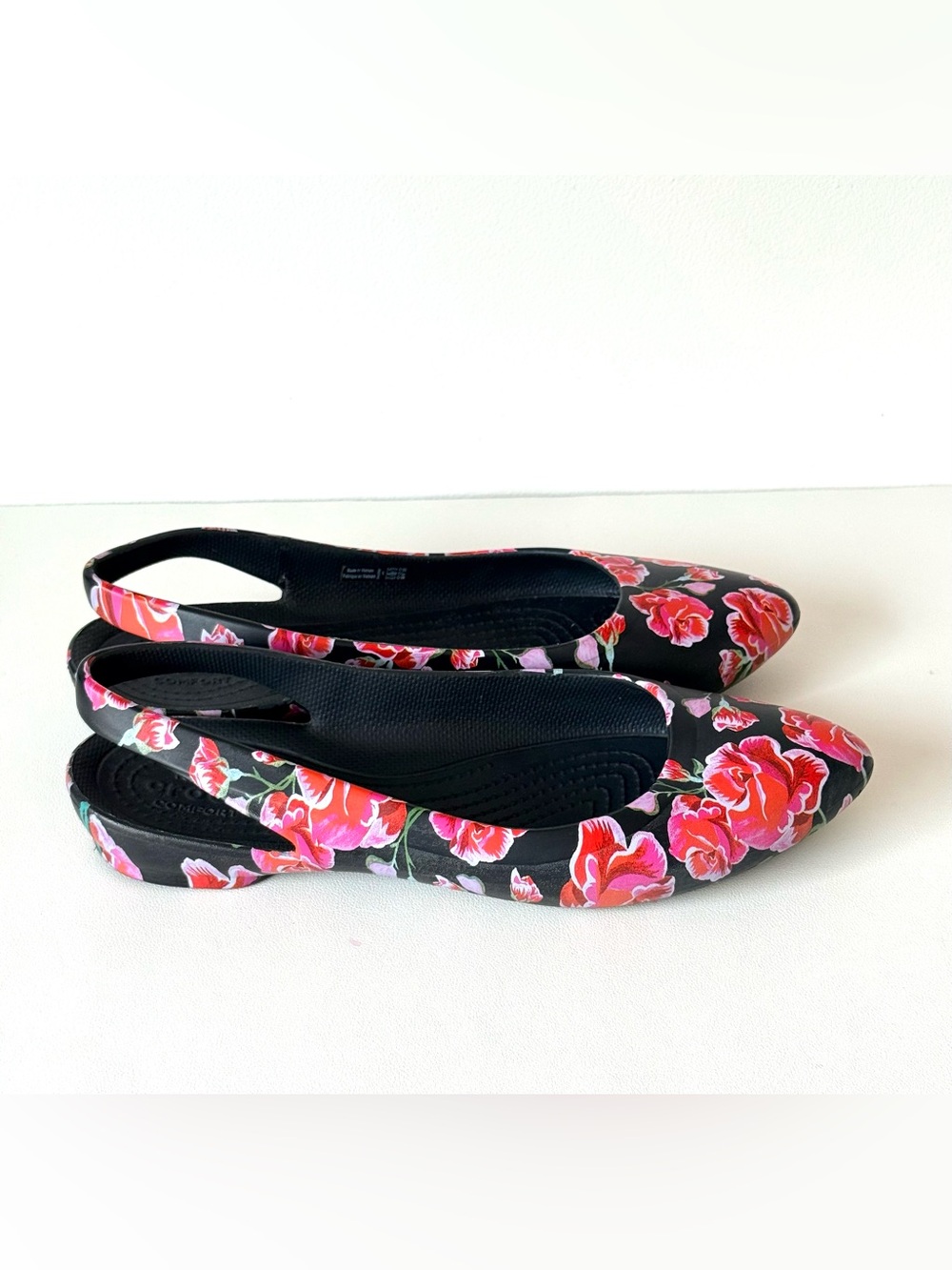CROCS Women's Eve Graphic
Slingback Pointed Toe Ballet Floral Flats W8